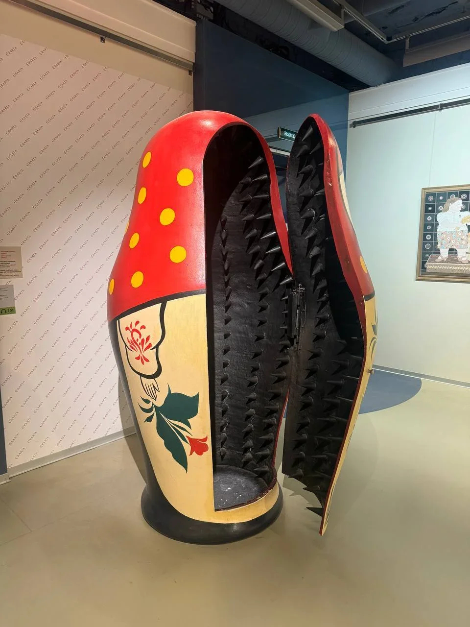 Photo: Yevgeny Kondratyev’s Welcome to Russia at the Erarta Museum. Photo: @pavluchenkovaav / <a href="https://t.me/pavluchenkovaa/3264">Telegram</a>