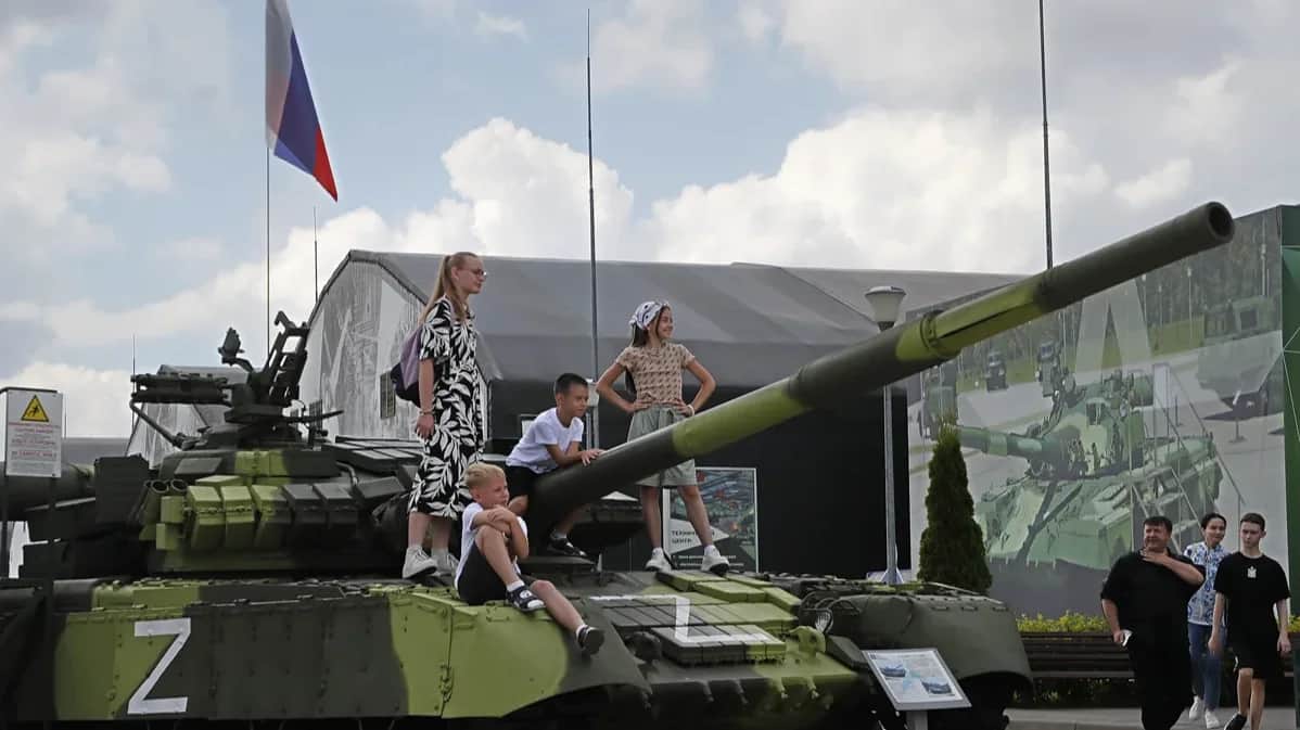 Visitors of Patriot Park during Paratrooper’s Day celebrations in Russia’s Moscow region, 2 August 2023. Photo: Maxim Shipenkov / EPA-EFE