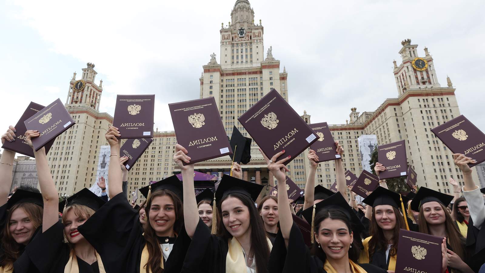 Students at Moscow State University attend their graduation ceremony in Moscow, 26 June 2025. Photo: EPA / MAXIM SHIPENKOV