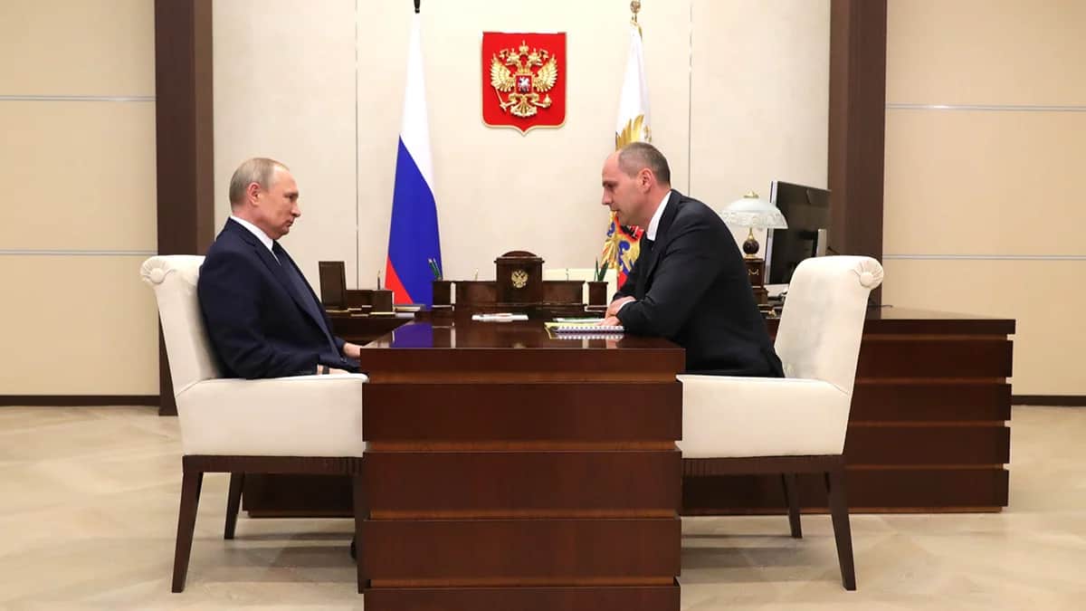 Совещание Владимира Путина и&nbsp;Дениса Паслера. Фото:&nbsp;<a target="_blank" data-stringify-link="http://kremlin.ru" data-sk="tooltip_parent" href="http://kremlin.ru/" rel="noopener noreferrer">kremlin.ru</a>
