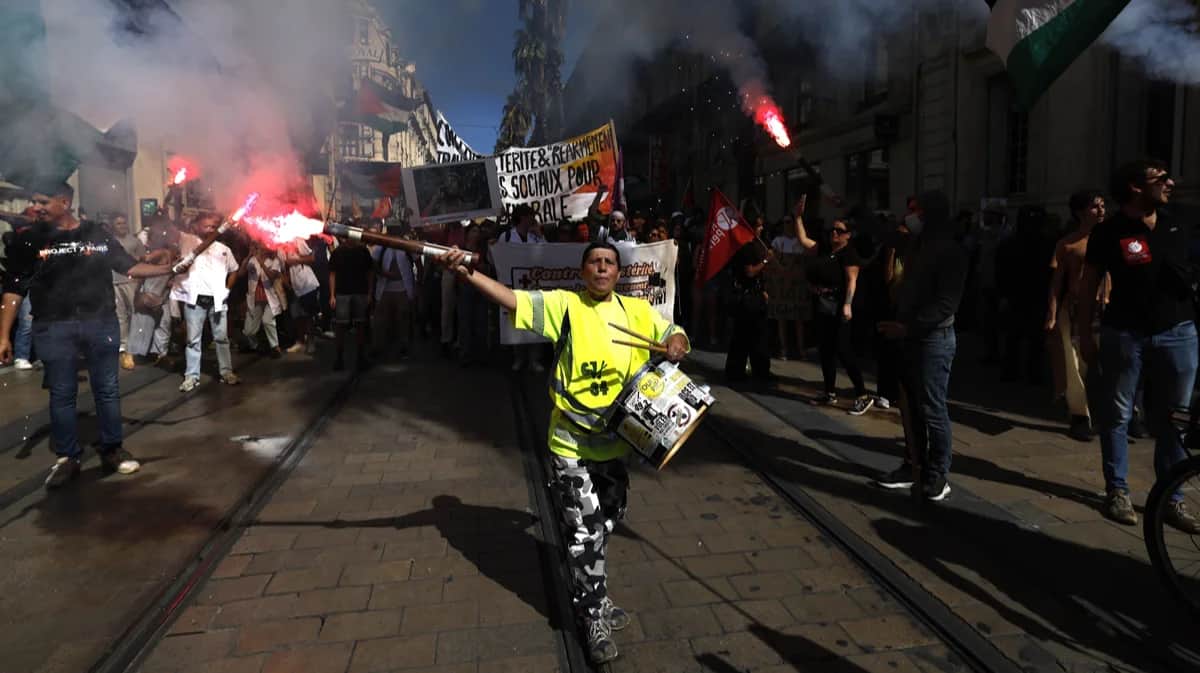 Акция протеста в Монпелье, Франция, 10 сентября 2025 года. Фото: Guillaume Horcajuelo / EPA