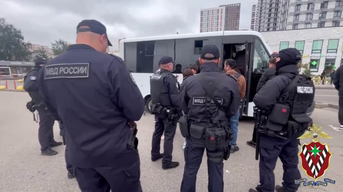 В московском метро с помощью «новейших технологий» задержали около 140 мигрантов. Их планируют выдворить