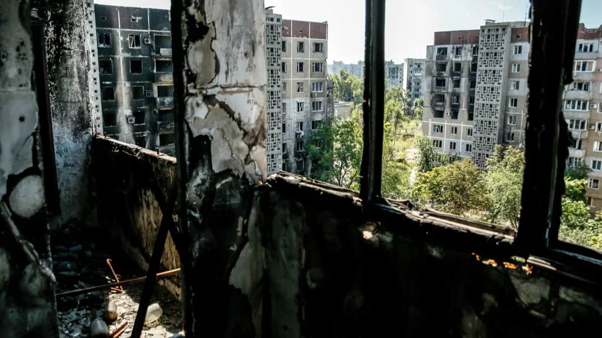 The view from the ruins of an apartment building, Vuhledar, July 2023. <strong>&nbsp;</strong>Photo: Oleg Petrasiuk / EPA-EFE