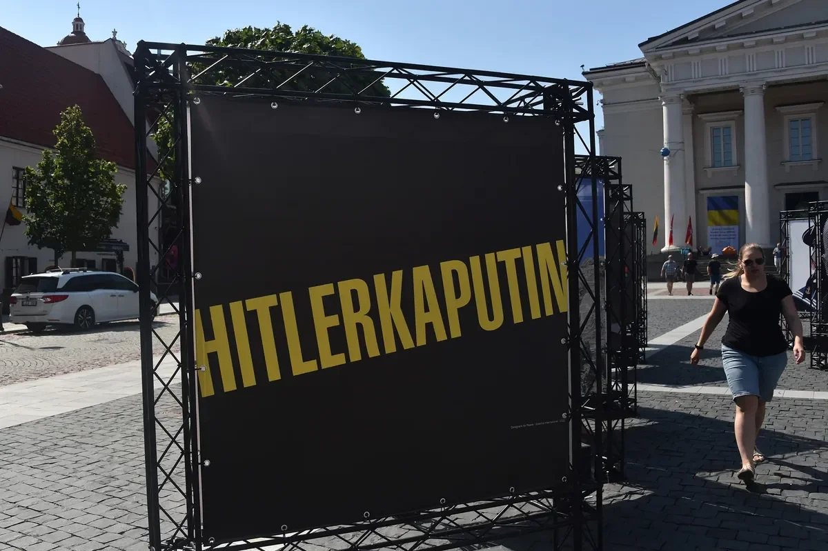 An exhibition of political posters by Belarusian artist Vladimir Tsesler on Town Hall Square, Vilnius. Photo by Vasily Maksimov, exclusively for Novaya Gazeta. Europe