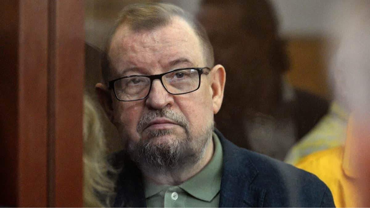 Бывший начальник регионального ГУ МВД России по Санкт-Петербургу и Ленинградской области Сергей Умнов во время заседания суда на оглашении приговора по делу о коррупции, Москва, 27 августа 2025 года. Фото: Глеб Щелкунов / Коммерсантъ / Sipa USA / Vida Press