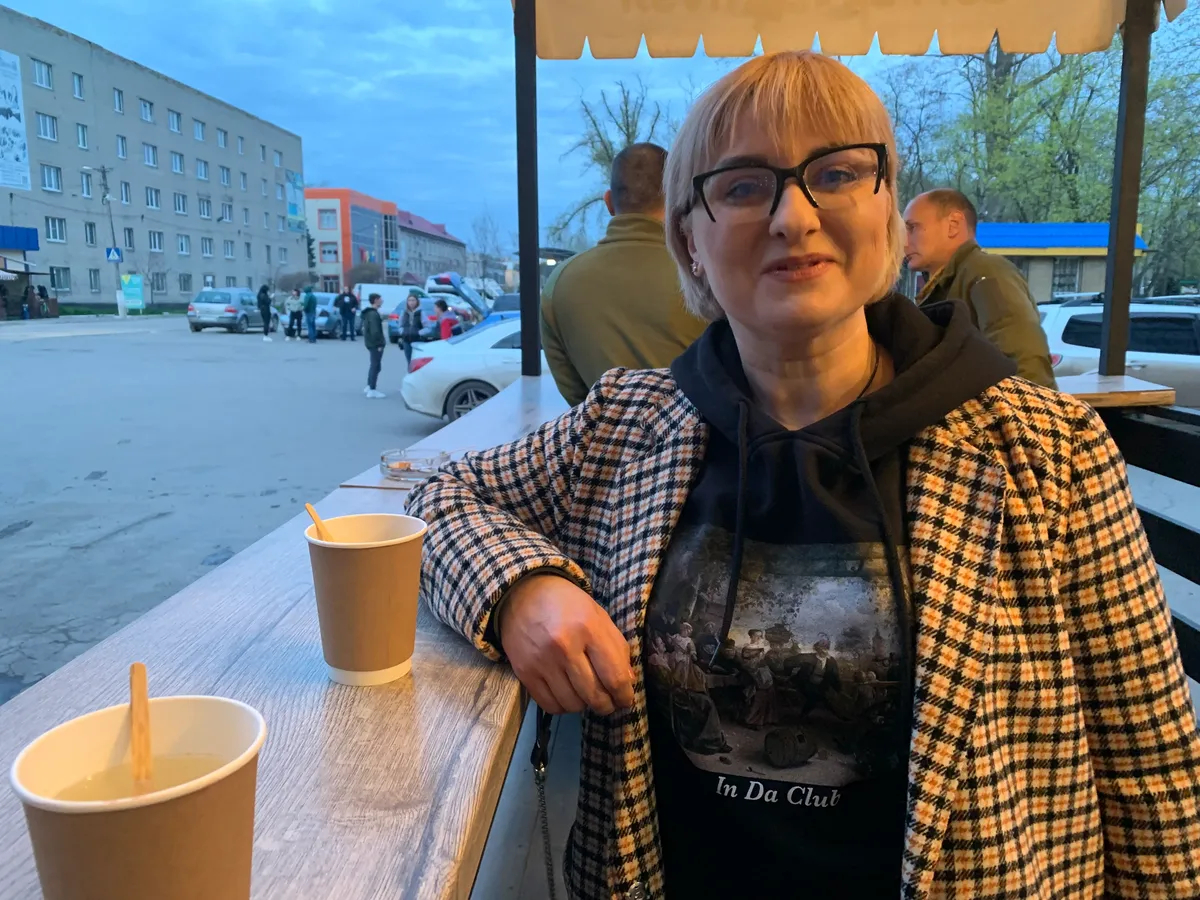 Воспитательница детского сада Оксана Бакай вывозила людей из-под обстрелов в Волновахе, Бахмуте и Авдеевке. Фото: Ольга Мусафирова