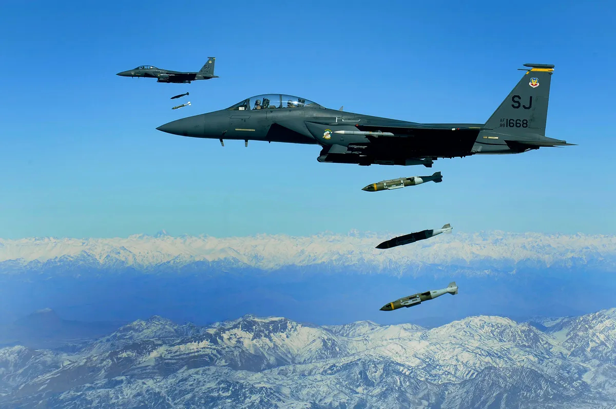 F-15E Strike Eagle of the US Air Force, part of the 336th Fighter Squadron. Photo: <a href="https://commons.wikimedia.org/w/index.php?curid=9419150" rel="noopener noreferrer" title="https://commons.wikimedia.org/w/index.php?curid=9419150">Wikimedia Commons</a>