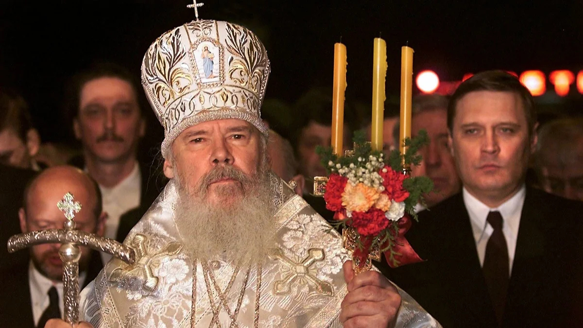 Госслужащие по контракту с Богом