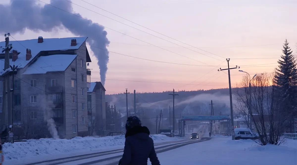 The village of Magistralny, Irkutsk region. A <a href="https://www.youtube.com/watch?v=NjrPBmXX3vo" rel="noopener noreferrer" title="https://www.youtube.com/watch?v=NjrPBmXX3vo">shot from the film “Firewood for the mobilised”</a>