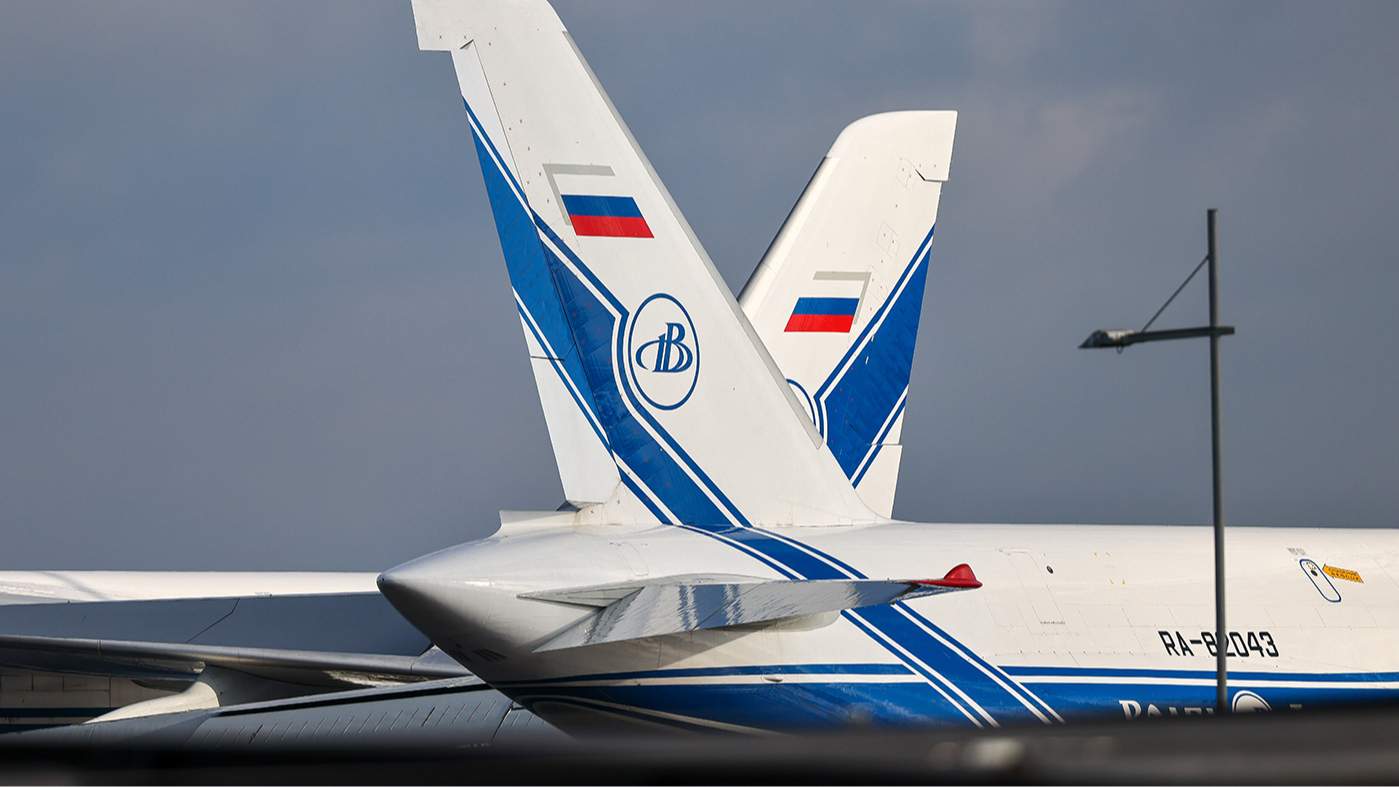 Два грузовых самолета Ан-124 российской группы компаний «Волга-Днепр» находятся на стоянке в аэропорту Лейпцига/Галле, Германия, 1 февраля 2024. Фото: Jan Woitas / dpa / Scanpix / LETA