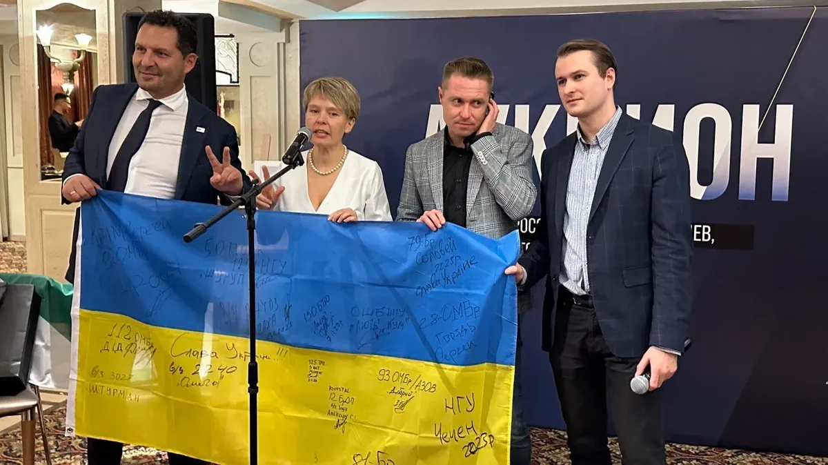 Десять лотов оппозиции
