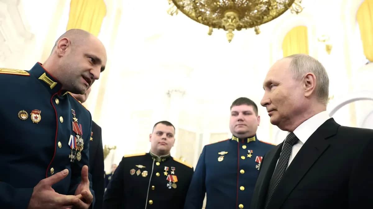 Беседа с участниками торжественного мероприятия по случаю празднования Дня героев Отечества, 8 декабря 2023 года. Фото: Kremlin.ru