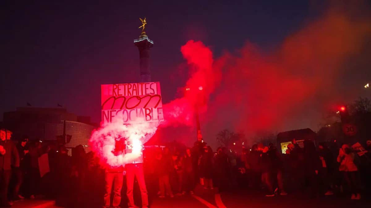 Протесты против пенсионной реформы во Франции. Париж, 7 февраля 2023 года. Фото: Nathan Laine / Bloomberg / Getty Images