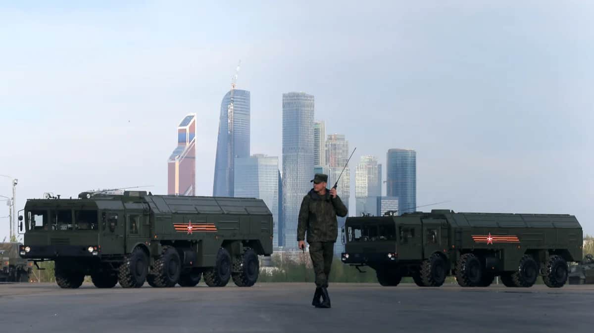 Ракетные установки «Искандер-М» перед репетицией парада в честь Дня Победы, Москва, 5 мая 2016 года. Фото: Максим Шеметов / Reuters / Scanpix / LETA