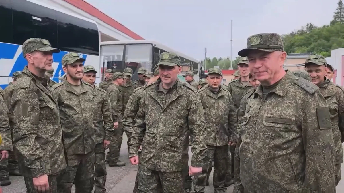 Российские военные после обмена, 25 мая 2025 года. Фото: Минобороны РФ / <a href="https://t.me/mod_russia/53094">Telegram</a>
