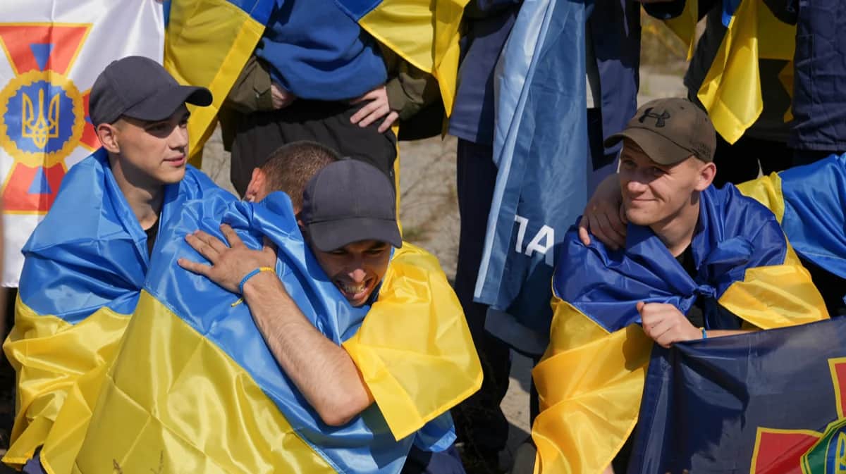 Украинские военнопленные после обмена, Украина, 14 сентября 2024 года. Фото: EPA