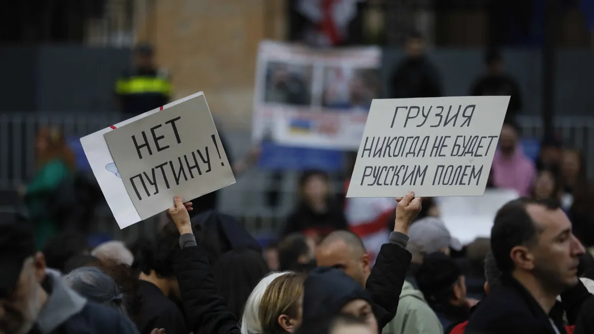 «Это нервирует, когда в твоей стране есть люди, говорящие на языке врага»