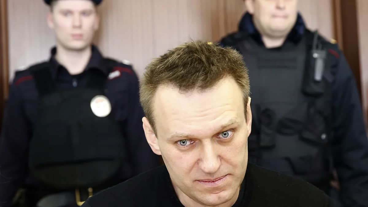 Алексей Навальный на заседании Московского городского суда, 30 марта 2017 года. Фото: Сергей Ильницкий / EPA-EFE