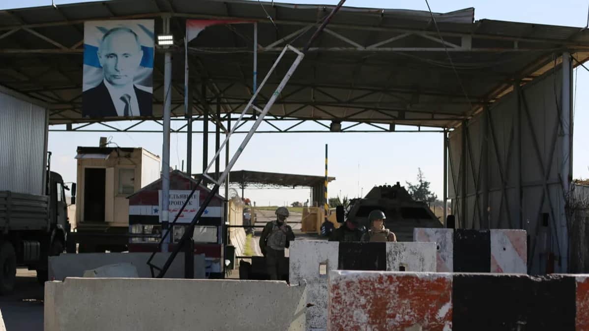 Russian military personnel at the main gate of Hmeimim air base near Latakia, Syria, on 2 January 2025. Photo: Bilal Al Hammoud / EPA