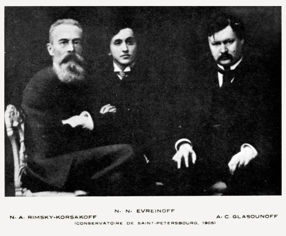 (слева направо) Н. А. Римский-Корсаков, Н. Евреинов, А. К. Глазунов. Фото: <a href="https://commons.wikimedia.org/w/index.php?curid=3787199">Wikimedia Commons</a>