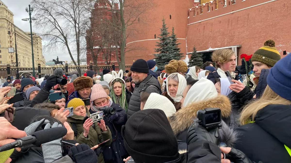 Жены мобилизованных во время мирной акции протеста у Кремлевской стены, 3 февраля 2024 года, Москва. Фото: Андре Баллин / Getty Images