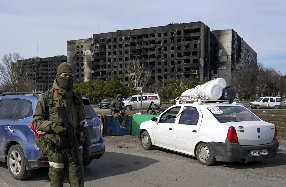 Russia’s servicemen in Mariupol, the spring of 2022. Photo by Stringer/Anadolu Agency via Getty Images