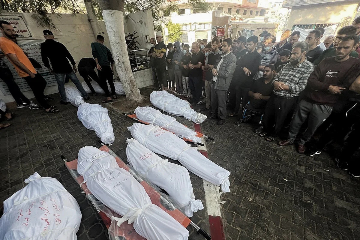 Вид на тела погибших. Фото: Doaa Albaz / Anadolu / Getty Images