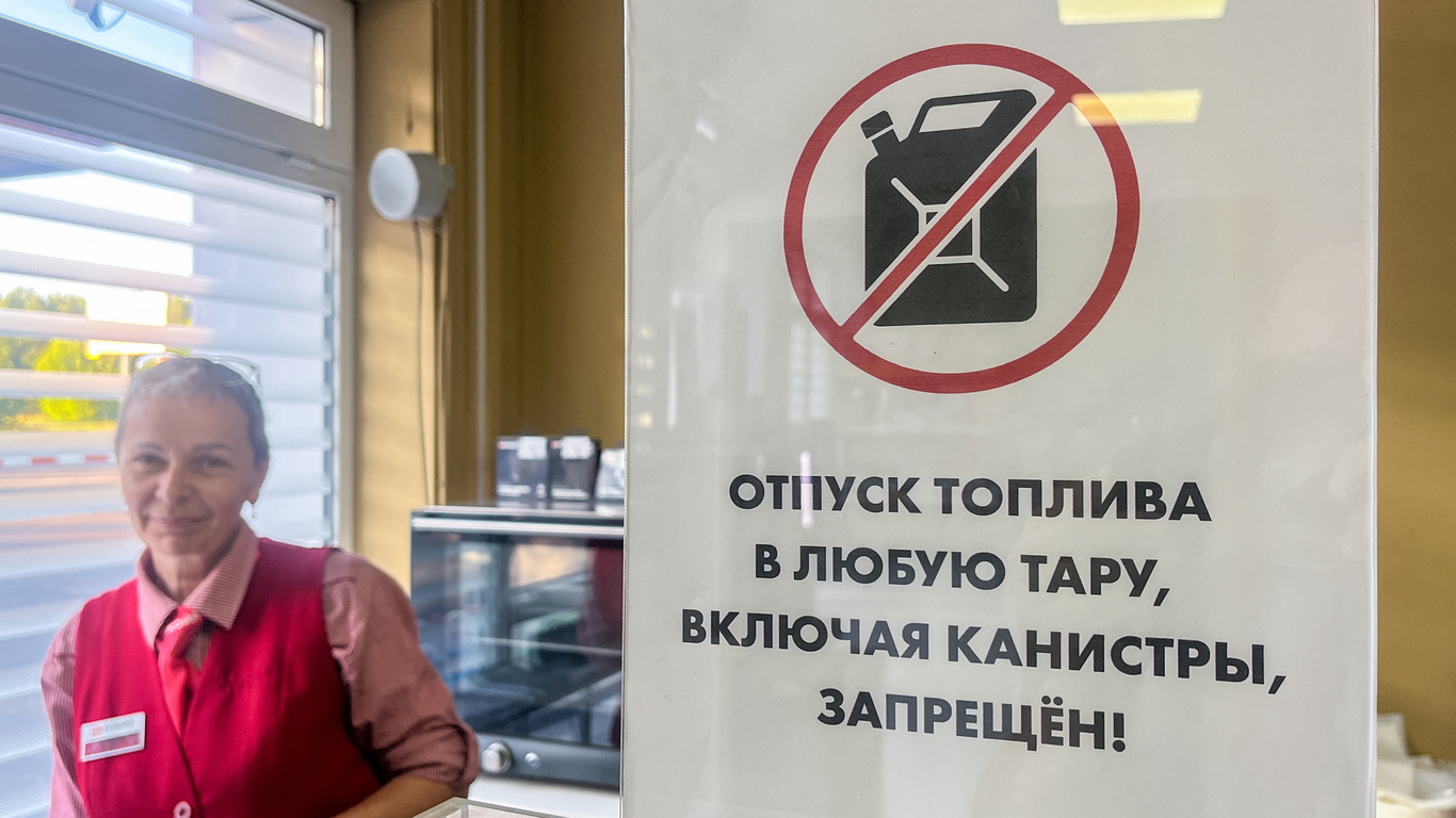 «Видел легковушку с прицепом, в котором было канистр десять»