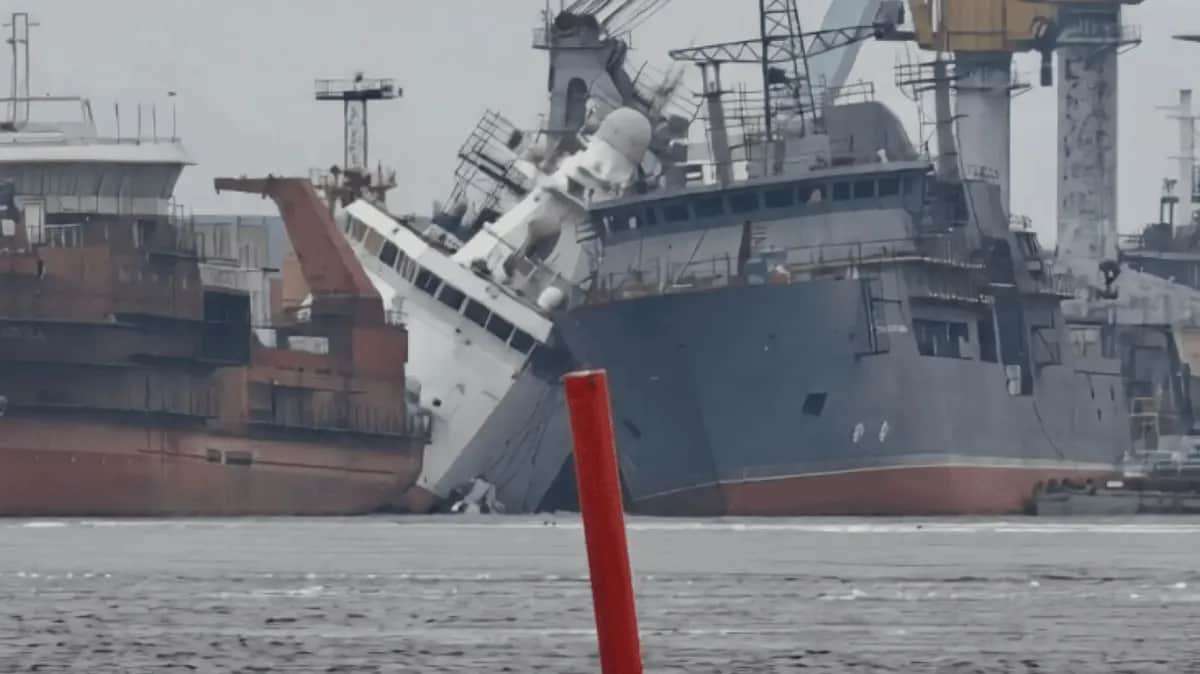 The damaged icebreaker in the northwestern Russian port of Vyborg, 25 March 2026. Photo: Exilenova+