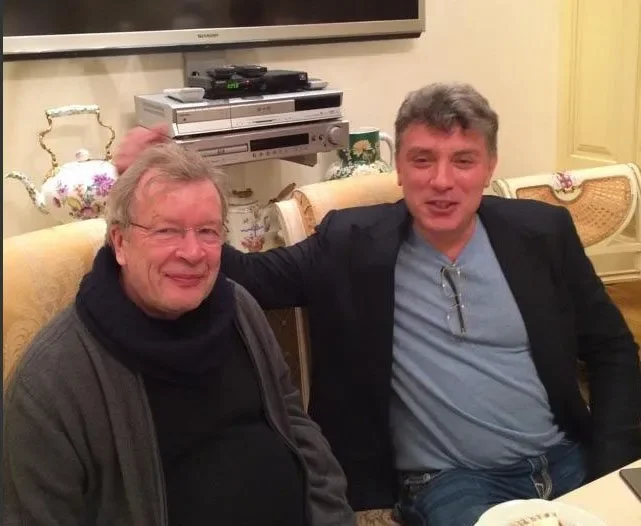 Виктор Ерофеев и Борис Немцов. Фото: nemtsov-most.org