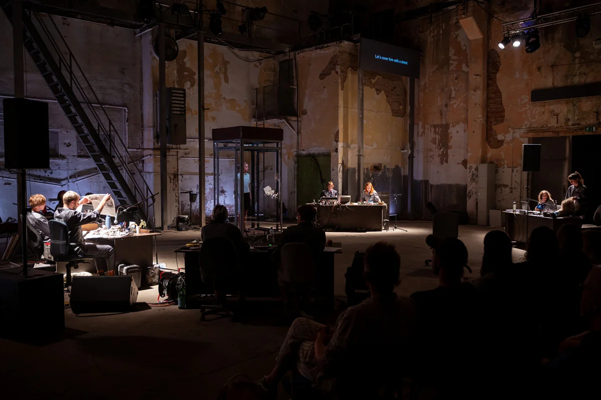 Фото: Thomas Mueller / <a href="https://www.kunstfest-weimar.de/festival/programm/details/das-land-das-ich-liebe" rel="noopener noreferrer" title="https://www.kunstfest-weimar.de/festival/programm/details/das-land-das-ich-liebe">Kunstfest Weimar</a>