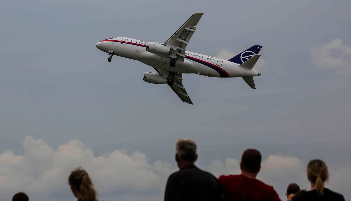 Sukhoi Superjet 100 на авиасалоне МАКС-2017. Фото: EPA / SERGEI ILNITSKY