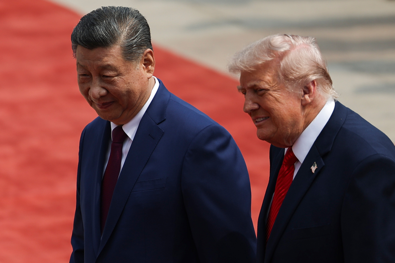 Председатель КНР Си Цзиньпин и Дональд Трамп. Пекин, Китай. 14 мая 2026 года. Фото: Максим Шеметов / EPA