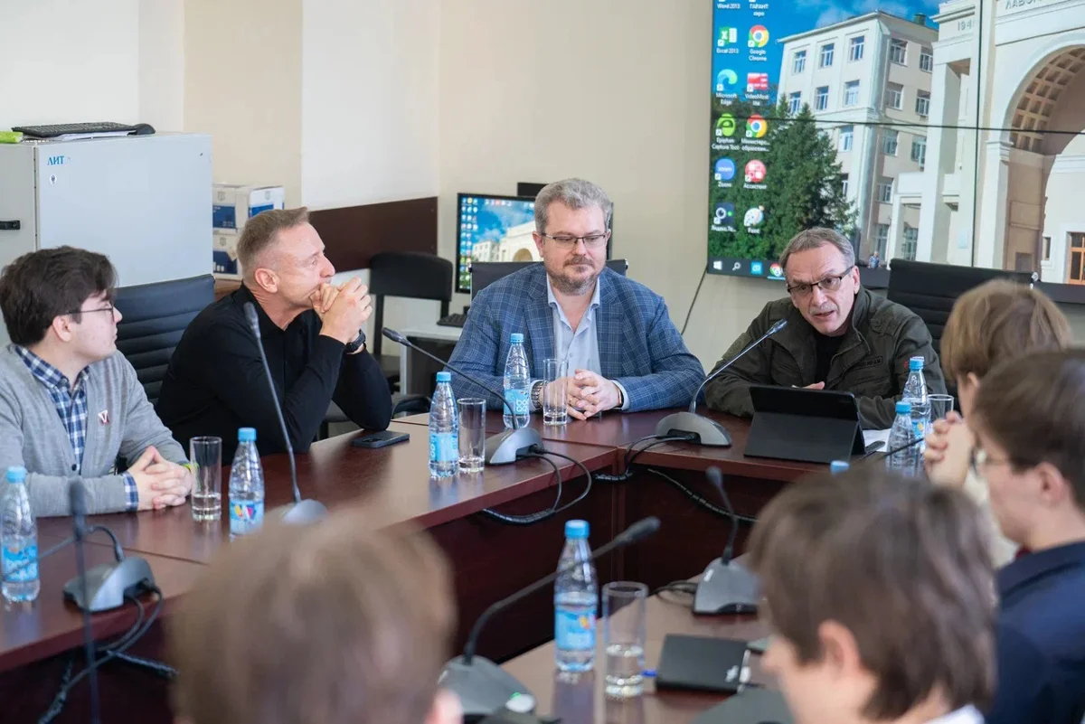 0Советник Министра обороны Российской Федерации Андрей Ильницкий. Фото: <a href="https://mipt.ru/news/mfti-zapustil-seminar-aktualnye-strategii-dlya-liderov-zavtrashnego-dnya" rel="noopener noreferrer" title="https://mipt.ru/news/mfti-zapustil-seminar-aktualnye-strategii-dlya-liderov-zavtrashnego-dnya">МФТИ</a>