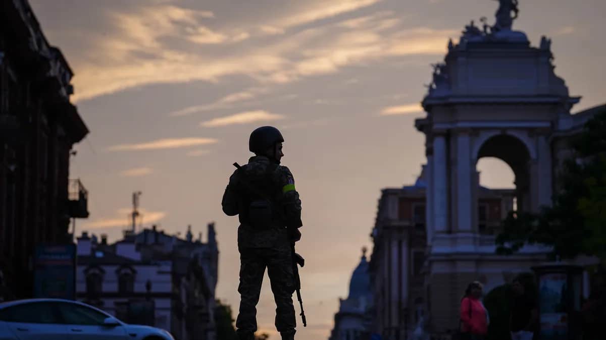Украинский солдат в Одессе. Фото: Kay Nietfeld/Getty Images