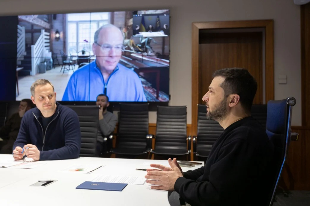 A video conference president of Ukraine Volodymyr Zelenskyy with Larry Fink, CEO of one of the world's leading investment managers, BlackRock. Photo by <a href="https://www.president.gov.ua/en/news/prezident-obgovoriv-z-generalnim-direktorom-blackrock-koordi-80105">President of Ukraine website</a>
