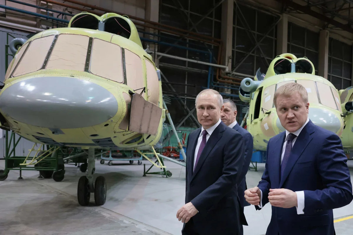 Vladimir Putin visits an aviation plant in Ulan-Ude, 14 March 2023. Photo: Mikhail Metsel / Sputnik / Kremlin / EPA-EFE