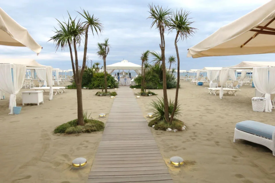 The Annetta beach. Photo: bagnidelforte.it