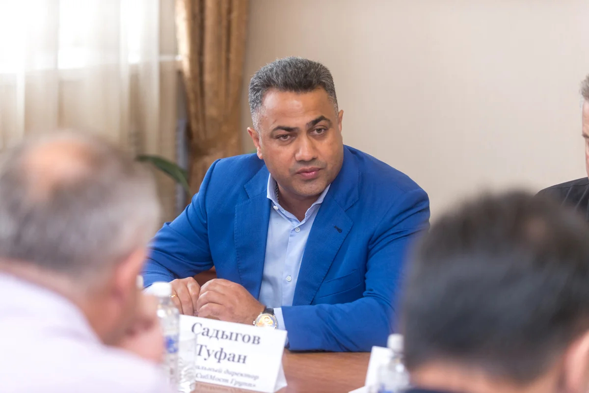Туфан Садыгов. Фото: Святослав Базеко / <a data-sk="tooltip_parent" data-stringify-link="https://egov-buryatia.ru/press_center/news/detail.php?ID=14476" href="https://egov-buryatia.ru/press_center/news/detail.php?ID=14476" rel="noopener noreferrer" target="_blank">пресс-служба Правительства Республики Бурятия</a>