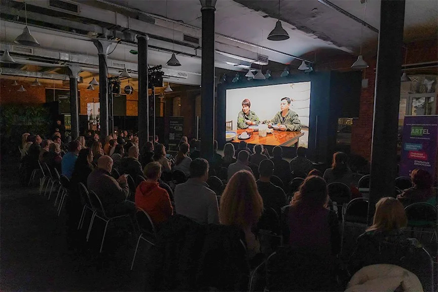 Закрытый показ фильма «Я ушла на войну». Фото: RT:Doc / <a data-sk="tooltip_parent" data-stringify-link="https://t.me/ClubArtel/152" href="https://t.me/ClubArtel/152" rel="noopener noreferrer" target="_blank">Telegram</a>