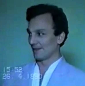 Сергей Мадуев на опознании, 26 апреля 1990 года. Фото: <a href="https://ru.wikipedia.org/w/index.php?curid=2431893">Wikimedia Commons</a>