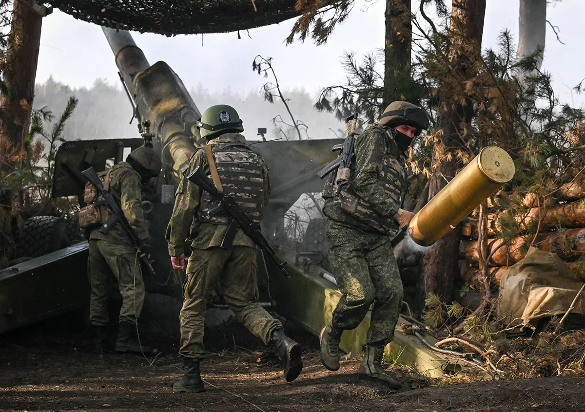 Russian troops use Grad multiple rocket launchers to attack Ukrainian positions in the Donetsk region city of Lyman, 17 November 2023. Photo: Stanislav Krasilnikov / IMAGO / SNA / Scanpix / LETA
