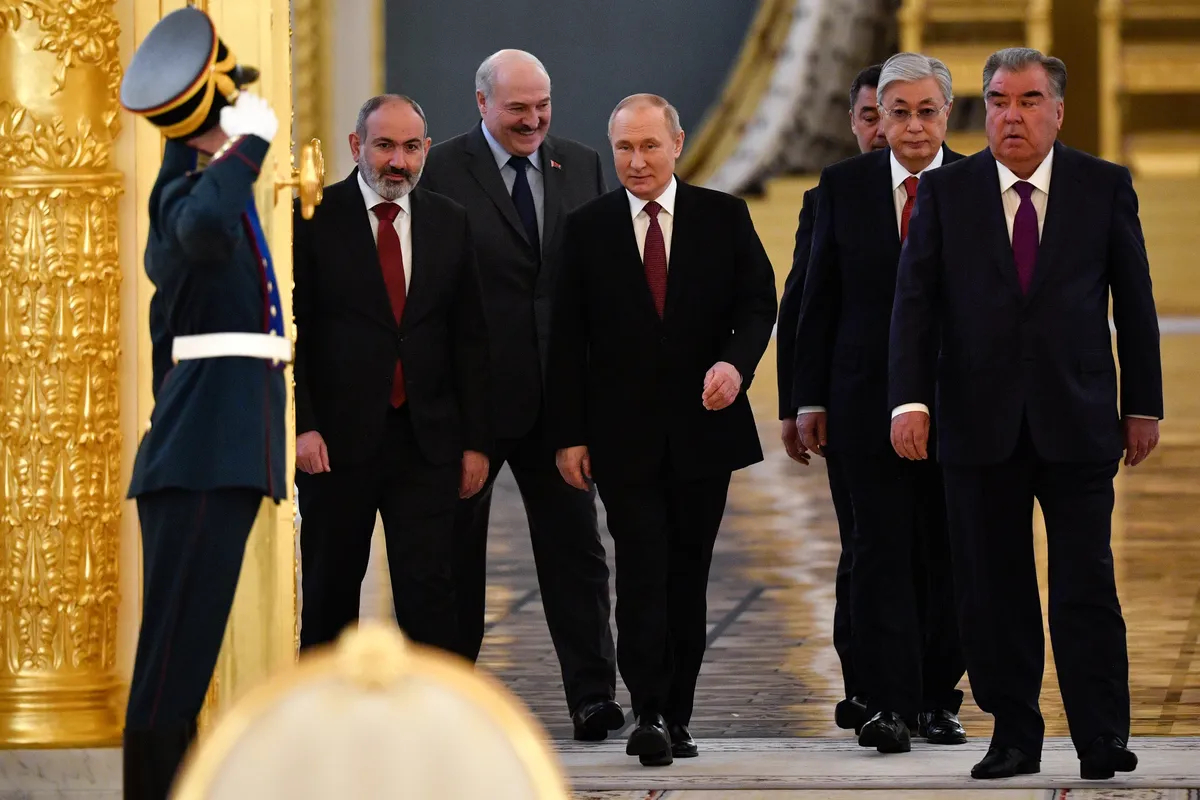 The leaders of Armenia, Belarus, Russia, Kyrgyzstan, Kazakhstan and Tajikistan at a CSTO summit at the Kremlin in Moscow, 16 May 2022. Photo: EPA-EFE / ALEXANDER NEMENOV