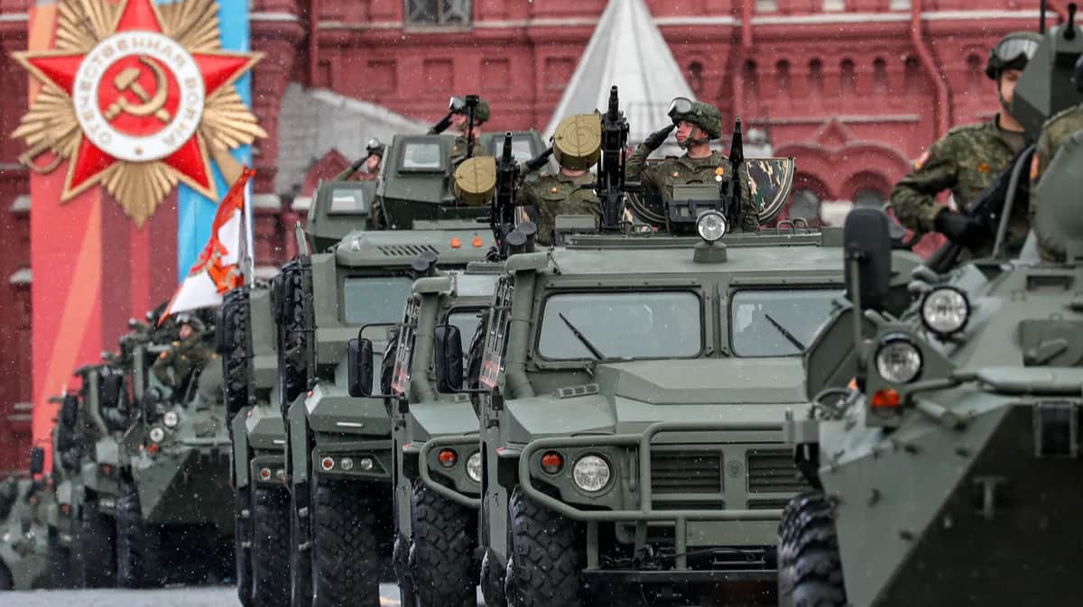 Российская бронетехника на военном параде на Красной площади в Москве, Россия, 9 мая 2024 года. Фото: Юрий Кочетков / EPA-EFE