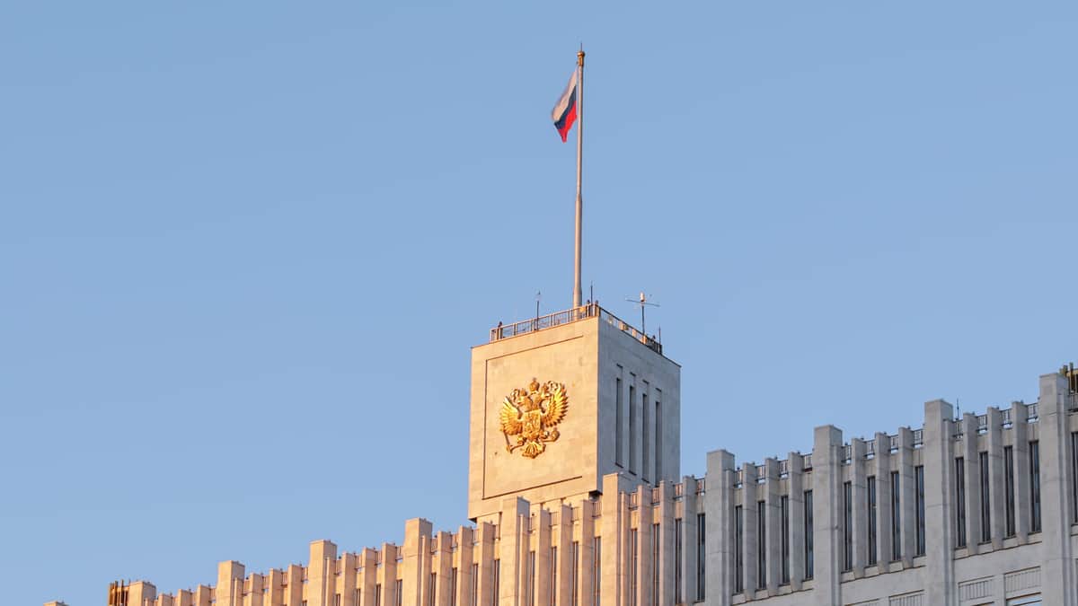 Госкорпорациям разрешили закупать товары и услуги у техкомпаний без проведения торгов