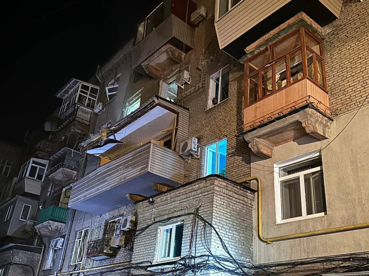 Фото: последствия удара/Анатолий Куртев
