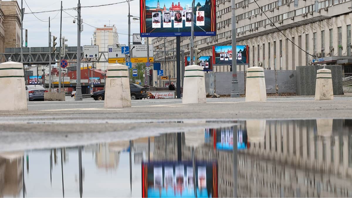 Трансляции в День Победы на медиаэкранах Москвы, 9 мая 2026 года. Фото: Ярослав Чингаев / Агентство «Москва»
