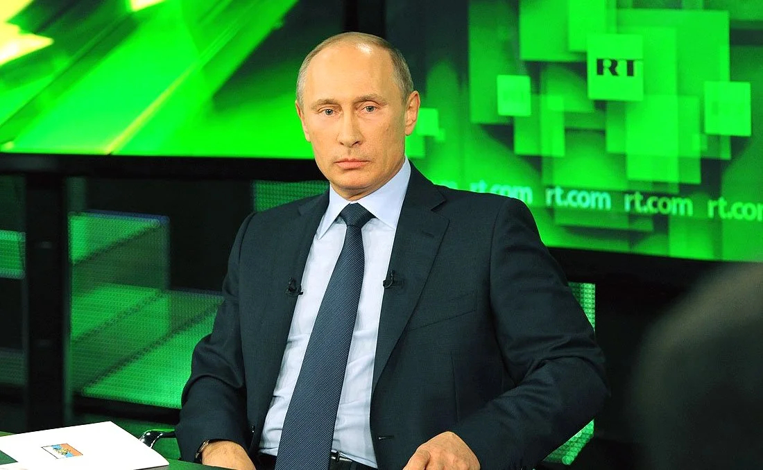 Владимир Путин в студии RT. Фото: Wikimedia Commons , CC BY 4.0