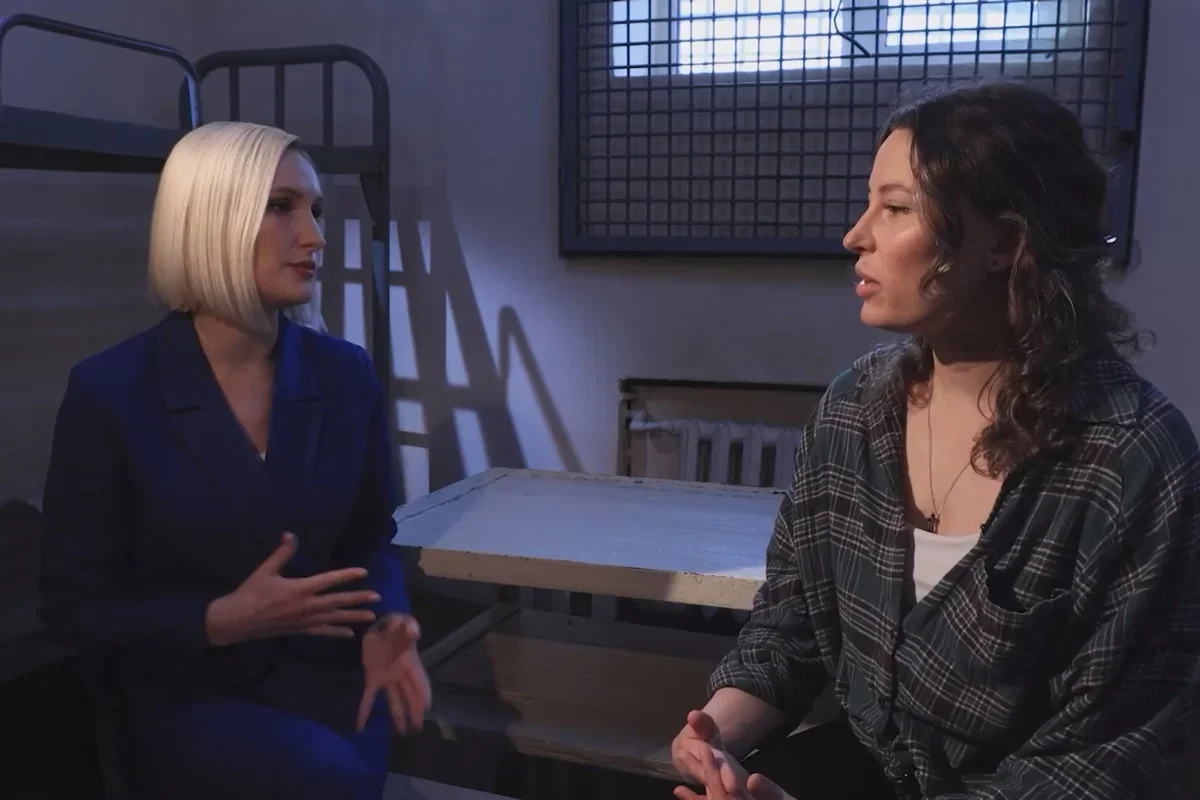 Ksenia Karelina interview. Screenshot: <a href="https://vk.com/video-28417051_456258585" rel="noopener noreferrer" title="https://vk.com/video-28417051_456258585">VK</a>