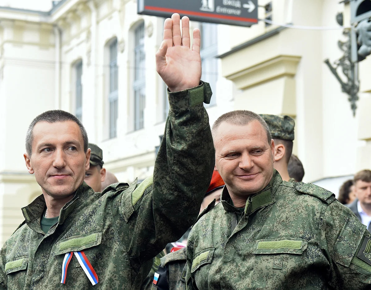 Проводы жителей Санкт-Петербурга, заключивших контракт с Министерством обороны РФ. 3 августа 2023 года. Фото: Александр Коряков /Коммерсантъ / Sipa USA / Vida Press